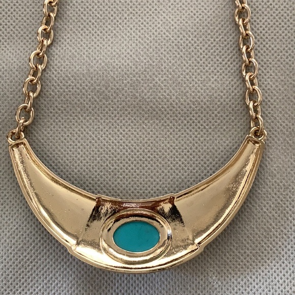 Bib style Necklace - Picture 3 of 4